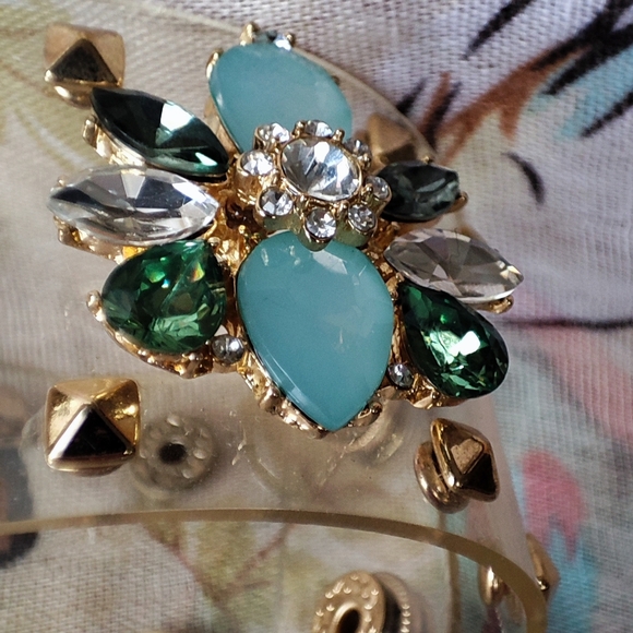 Thick Clear Plastic Gold Tone Rhinestone Snap Cuff Bracelet Emerald Seafoam EUC - Picture 5 of 16